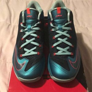 {NEW} Nike Lebron XI